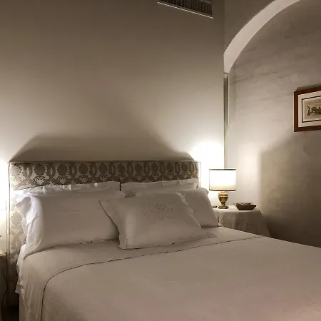 Alojamento de Acomodação e Pequeno-almoço Le Di San Vitale 4*