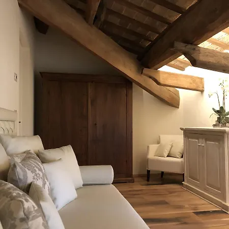 Alojamento de Acomodação e Pequeno-almoço Le Di San Vitale 4*