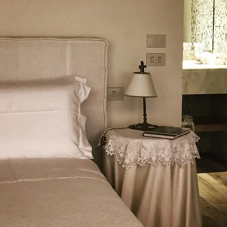 Alojamento de Acomodação e Pequeno-almoço Le Di San Vitale 4*