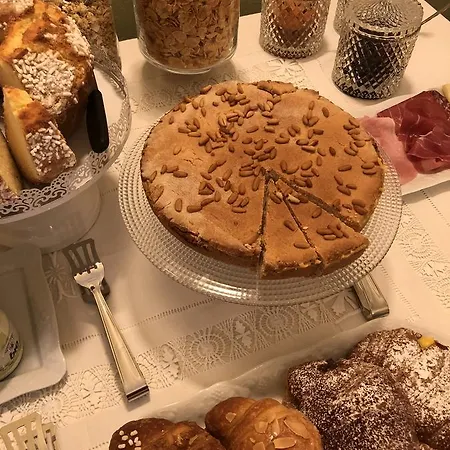 Alojamento de Acomodação e Pequeno-almoço Le Di San Vitale 4*