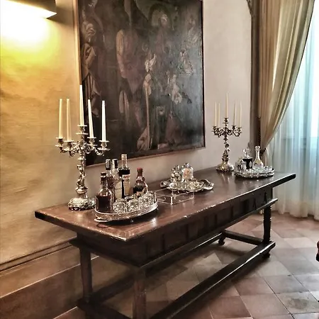 Bed & Breakfast Le Di San Vitale 4*